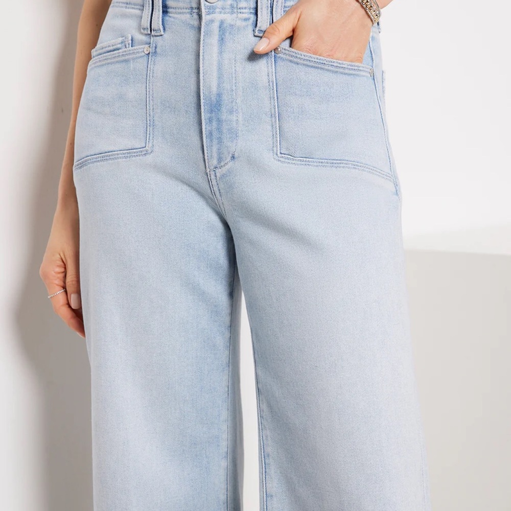 PAIGE Anessa with set in pockets Blue Flare & Wide Leg Jeans NWT size 26